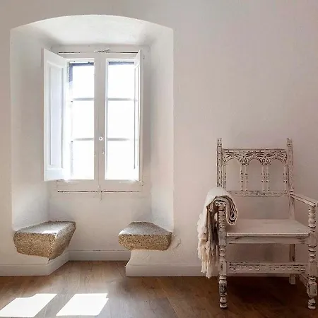 A Historic Xvi Century Near Barcelona Holiday home *