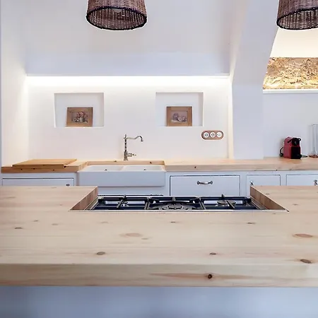 A Historic Xvi Century Near Barcelona Holiday home *