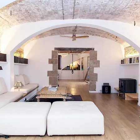 A Historic Xvi Century Near Barcelona Holiday home *